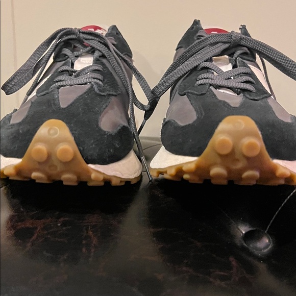 New Balance 327 - Picture 4 of 11